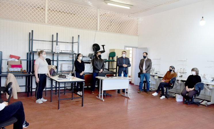 Prefeitura de Getúlio Vargas inicia curso de costura básica industrial