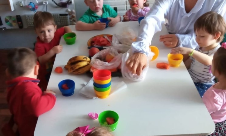 Semana da Boa Alimentação em Getúlio Vargas: muita fruta para a saúde dos estudantes