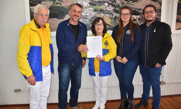 Governadora do Distrito de Lions LD7 visita o prefeito de Getúlio Vargas