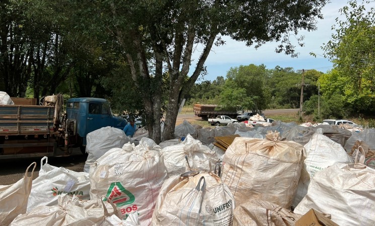 Campanha de recolhimento de embalagens de defensivos agrícolas na área rural de Getúlio Vargas foi um grande sucesso