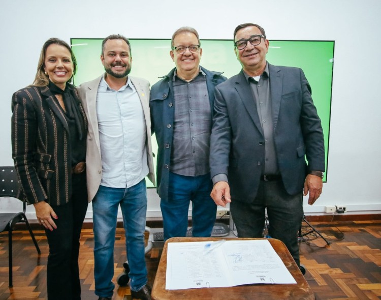 Vice-prefeito de Getúlio Vargas participa de mobilização na Famurs por soluções ao endividamento rural