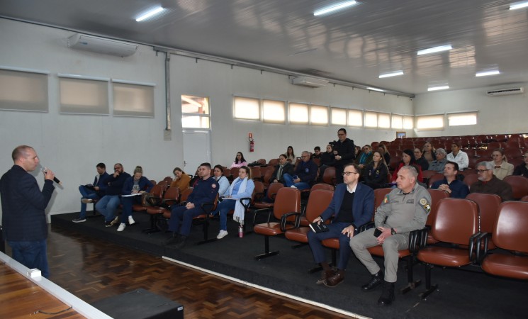 Reunião interinstitucional em Getúlio Vargas  discute segurança nas escolas