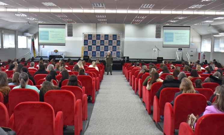 Fórum da Educação encerra com reflexões sobre autismo, ciência e humanização