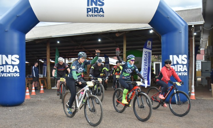 Ciclistas desafiam limites no On The Bike em Getúlio Vargas