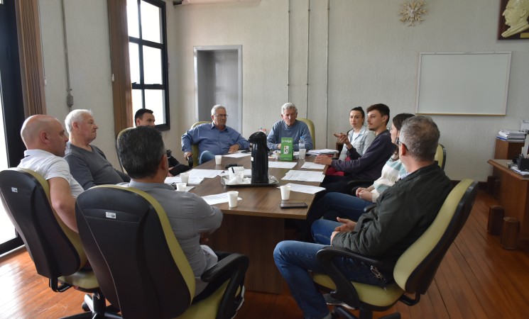 Reunião no Gabinete define encaminhamentos do Troféu Econômico 2025