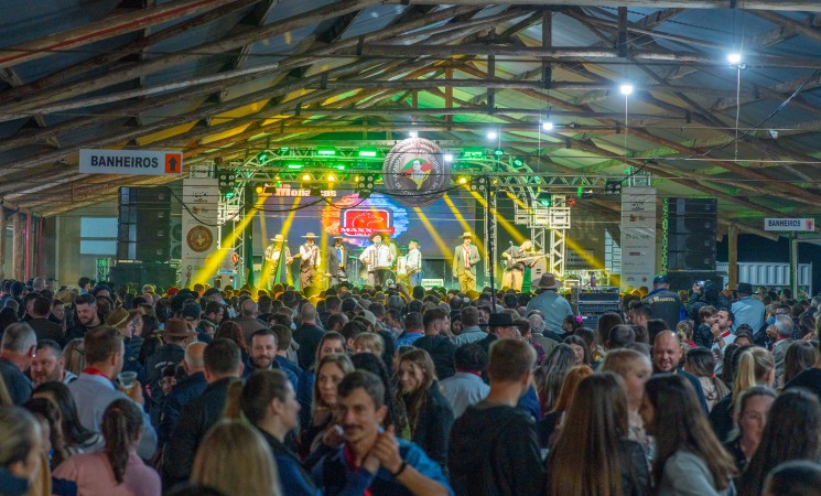 Acampamento Farroupilha segue com grande público e programação cultural