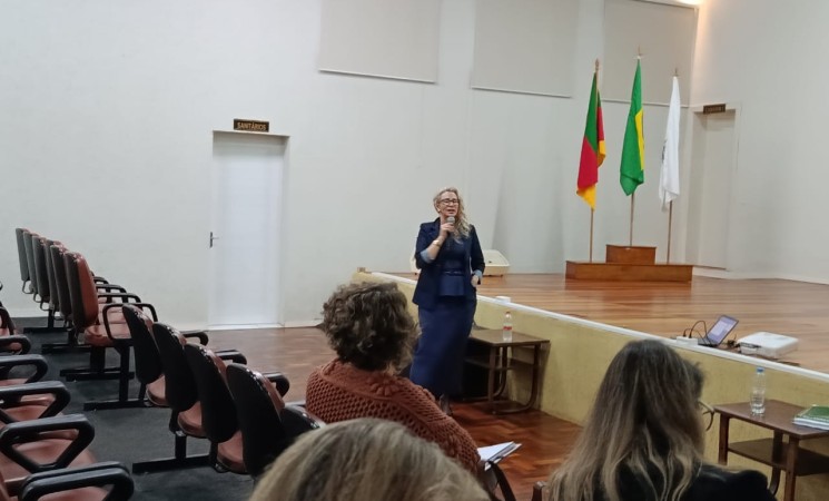 Professores participam do 3º Encontro Pedagógico em Getúlio Vargas
