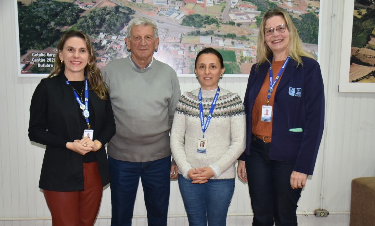Prefeito Pedro Paulo Prezzotto recebe visita da Emater/Ascar-RS e conhece nova extensionista de Getúlio Vargas