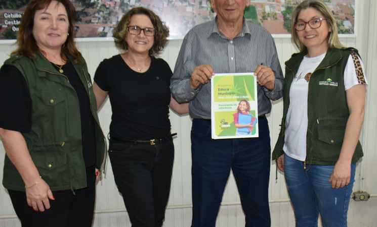 Representantes do Programa Educa Município visitam Prefeitura de Getúlio Vargas