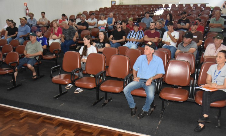 Programa Terra Forte reúne famílias selecionadas em reunião de alinhamento na Prefeitura de Getúlio Vargas