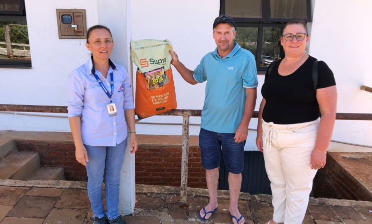 Programa Milho 100% garante sementes a agricultores familiares atingidos pelo granizo em Getúlio Vargas