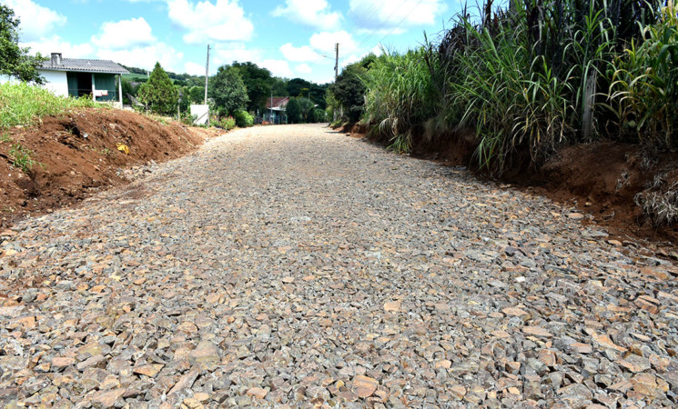 Prefeitura de Getúlio Vargas prepara estrada para receber asfalto