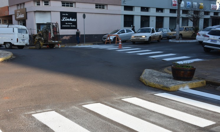 Prefeitura de Getúlio Vargas realiza pintura de faixas de segurança