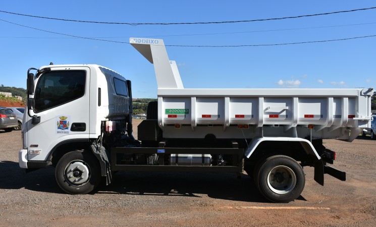 Prefeitura de Getúlio Vargas adquire caminhão caçamba para compor a frota da Secretaria Municipal de Desenvolvimento Econômico