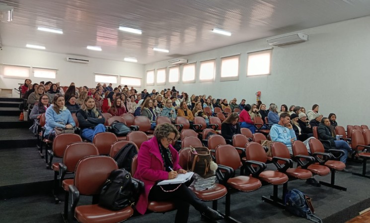 Encontro Pedagógico reúne mestres da educação para debater práticas e produtos educacionais